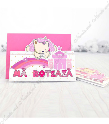 <p>Invitație de botez în nuanțe roz cu pisica prințesă, realizată din carton simbol lucios cu elemente lăcuite și diverse decorațiuni. Invitația se pliază în trei părți și poate fi personalizată cu fotografia copilului. Plicul roz este inclus în preț.</p><p><strong>Setul poate fi completat cu:</strong></p><p>•&nbsp;&nbsp;&nbsp;&nbsp;&nbsp;&nbsp;&nbsp;&nbsp; Aranjare la mese;</p><p>•&nbsp;&nbsp;&nbsp;&nbsp;&nbsp;&nbsp;&nbsp;&nbsp; Cartea de urări;</p><p>•&nbsp;&nbsp;&nbsp;&nbsp;&nbsp;&nbsp;&nbsp;&nbsp; Plic de bani;</p><p>•&nbsp;&nbsp;&nbsp;&nbsp;&nbsp;&nbsp;&nbsp;&nbsp; Număr la masă etc.</p><p>•&nbsp;&nbsp;&nbsp;&nbsp;&nbsp;&nbsp;&nbsp;&nbsp; Bomboniera</p><p>•&nbsp;&nbsp;&nbsp;&nbsp;&nbsp;&nbsp;&nbsp;&nbsp; Cutie pentru colaci</p><p>•&nbsp;&nbsp;&nbsp;&nbsp;&nbsp;&nbsp;&nbsp;&nbsp; Cutie pentru bani</p><p>&nbsp;</p>