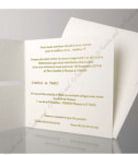 <p>Invitație de nuntă clasică, realizată dintr-un carton ce se pliază în două părți egale pe orizontală. Coperta este decorată cu filigrane și inimi roșii. Textul se printează în interiorul invitaţiei. În preț este inclus și plicul alb.</p>