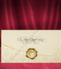 <p>Invitație de nuntă confecționată dintr-un carton crem sidefat, care se pliază în trei pe orizontală luând forma unui plic. Partea destinată tipăririi textului este de culoarea albă iar exteriorul este de culoare crem cu model vintage și bordura aurie. IInvitația se închide cu un decupaj sigiliu auriu.</p>