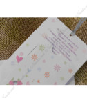 <p>Invitație de nuntă realizată dintr-un carton alb destinat textului, care se introduce într-un alt carton cu modele reliefate și decupaj în formă de inimă. Textul invitației se face vizibil la tragerea panglicii gri, astfel încât, în inima decupată se vor vedea doi miri reprezentînd cireașa de pe tort.</p>
