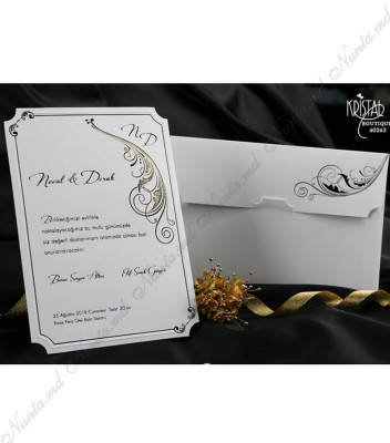 <p>Invitație de nuntă clasică, confecționată dintr-un carton gros alb cu model în relief auriu și marginile rotunjite. Textul se tipărește pe întreaga suprafață. Invitația conține plic cu același design. (Stoc limitat)</p>