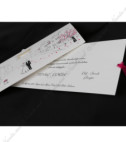 <p>Invitație de nuntă confecționată dintr-un carton alb destinat textului, de care atîrnă o panglică roz. Aceasta se introduce într-o copertă ce prezinta o grafică romantică cu mirii pe o alee și un decupaj, pe unde se pot observa numele mirilor. Plicul păstrează același design ca al invitației.</p>