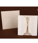 <p>Invitație de nuntă elegantă, confecționată dintr-un carton bej pliat în trei părți pe orizontală, pe mijloc fiind tipărit textul. Ca elemente decorative servesc modelele florale reliefate și perla în formă de inimă. Invitația conține plic bej.</p>