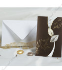 <p>Invitație de nuntă confecționată dintr-un carton alb lucios, partea exterioară fiind maro cu imprimeu de crengi aurii. Se pliază în trei părți, iar partea de mijloc pe interior este destinată tipăririi textului invitației. În preț este inclus plic alb.&nbsp;</p>