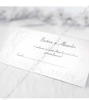 <p>Card de masă pentru nuntă sau alte evenimente cu elemente în relief, în interiorul căruia este un compartiment (buzunărel) care poate fi folosit ca plic pentru bani. Prețul cardului include tipărirea textului (color sau negru).</p>