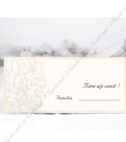 <p>Card de masă pentru nuntă sau alte evenimente cu motive reliefate, în interiorul căruia este un compartiment (buzunărel) care poate fi folosit ca plic pentru bani. Prețul cardului include tipărirea textului (color sau negru).</p>