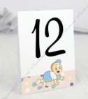 Număr de masă din carton special.
Este simplu și elegant, perfect pentru a informa numărul atribuit mesei.
