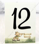 <p>Număr de masă din carton special. Este simplu și elegant, perfect pentru a informa oaspeții de numărul atribuit mesei.</p>