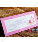 <p>Card de masă pentru botez sau alte evenimente, în interiorul căruia este un compartiment (buzunărel) care poate fi folosit ca plic pentru bani. Prețul cardului include tipărirea textului (color sau negru).</p>