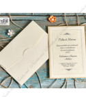 <p>Invitație de nuntă clasică formată dintr-un carton bej cu ornamente clasice pe fundal și chenar reliefat pe mărgini. În mijlocul cartonașului se printează textul invitației. În prețul invitației este inclus plic bej.</p>