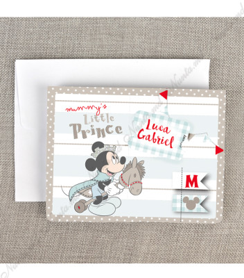 <p>Invitație de botez cu grafică 3D. Partea exterioară a invitației în nuanțe albăstrii îl prezintă pe Mickey Mouse cu cîteva jucării. Interiorul prezintă o camera 3D, textul imprimînduse pe partea inferioară .</p><p><strong>Setul poate fi completat cu:</strong></p><p>•&nbsp;&nbsp;&nbsp;&nbsp;&nbsp;&nbsp;&nbsp;&nbsp; Aranjare la mese;</p><p>•&nbsp;&nbsp;&nbsp;&nbsp;&nbsp;&nbsp;&nbsp;&nbsp; Cartea de urări;</p><p>•&nbsp;&nbsp;&nbsp;&nbsp;&nbsp;&nbsp;&nbsp;&nbsp; Plic de bani;</p><p>•&nbsp;&nbsp;&nbsp;&nbsp;&nbsp;&nbsp;&nbsp;&nbsp; Număr la masă etc.</p><p>•&nbsp;&nbsp;&nbsp;&nbsp;&nbsp;&nbsp;&nbsp;&nbsp; Bomboniera;</p><p>•&nbsp;&nbsp;&nbsp;&nbsp;&nbsp;&nbsp;&nbsp;&nbsp; Cutie pentru colaci;</p><p>•&nbsp;&nbsp;&nbsp;&nbsp;&nbsp;&nbsp;&nbsp;&nbsp; Cutie pentru bani.</p>