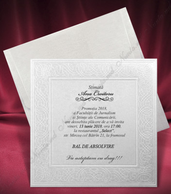 <p>Invitație confecționată dintr-un carton alb sidefat destinat printării textului,cu ornamente reliefate pe margini. În prețul invitației este inclus plic alb sidefat.</p>