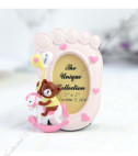 <p>Mărturie de botez din ceramică. În forma unei rame-foto tălpiţă cu ursuleţ. Un accesoriu perfect pentru petrecerea copiilor.&nbsp;</p>
