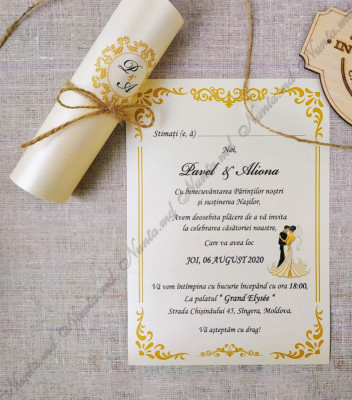 <p>Invitație de nuntă confecţionată dintr-un carton de culoare bej şi diverse imprimeuri. Se rulează şi se face tubuşor. Tubul are ca accesoriu o fundiţă.</p><p>Design-ul poate fi modificat.&nbsp;</p><p><strong>Setul poate fi completat cu:</strong></p><p>• Plic invitaţie;</p><p>• Interior plic;</p><p>• Aranjare la mese;</p><p>• Plic de bani;</p><p>• Etichetă decorativă;</p><p>• Număr la masă etc.</p><p><strong>ATENŢIE: </strong>În dependenţă de tipul hârtiei, complexitatea modelului şi componentele alese, preţul poate varia.&nbsp;</p><p>Orice idee poate fi realizată !!!</p>