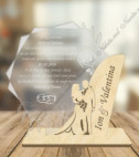 <p>Invitație din sticla organica combinată cu lemn originală și inovativă, cu posibilitate de personalizare. Pe fața invitației poate fi gravat orice model de text sau design.</p>