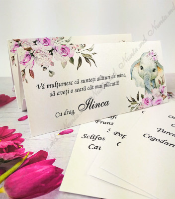 <p>Card de masă sau mapă de bani pentru botez sau alte evenimente, în interiorul căruia este un compartiment (buzunărel) care poate fi folosit ca plic pentru bani.</p><p>Acest design poate fi realizat şi pe carton alb mat - 11.9 lei</p>