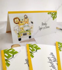 <p>Card de masă sau mapa de bani pentru cumatrie sau alte evenimente, în interiorul căruia este un compartiment (buzunărel) care poate fi folosit ca plic pentru bani.</p><p><strong>Dacă faceţi invitaţiile la noi, la plicuri beneficiaţi &nbsp;10% reducere.</strong></p>