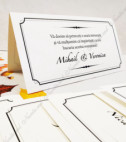 <p>Card de masă pentru nuntă sau alte evenimente, în interiorul căruia este un compartiment (buzunărel) care poate fi folosit ca plic pentru bani.</p><p><strong>Dacă faceţi invitaţiile la noi, la plicuri beneficiaţi &nbsp;10% reducere.</strong></p>