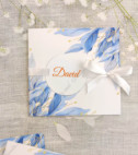 <p>Invitaţie originală cu design personalizat, se pliază în două pe partea interioară este imprimat textul invitației.&nbsp;</p><p><strong>Setul poate fi completat cu:</strong></p><p>•&nbsp;&nbsp;&nbsp;&nbsp;&nbsp;&nbsp;&nbsp;&nbsp; Aranjare la mese;</p><p>•&nbsp;&nbsp;&nbsp;&nbsp;&nbsp;&nbsp;&nbsp;&nbsp; Cartea de urări;</p><p>•&nbsp;&nbsp;&nbsp;&nbsp;&nbsp;&nbsp;&nbsp;&nbsp; Plic de bani;</p><p>•&nbsp;&nbsp;&nbsp;&nbsp;&nbsp;&nbsp;&nbsp;&nbsp; Număr la masă etc.</p><p>•&nbsp;&nbsp;&nbsp;&nbsp;&nbsp;&nbsp;&nbsp;&nbsp; Bomboniera;</p><p>•&nbsp;&nbsp;&nbsp;&nbsp;&nbsp;&nbsp;&nbsp;&nbsp; Cutie pentru colaci;</p><p>•&nbsp;&nbsp;&nbsp;&nbsp;&nbsp;&nbsp;&nbsp;&nbsp; Cutie pentru bani.</p><p>&nbsp;</p><p><strong>ATENŢIE: </strong>În dependenţă de tipul hârtiei, complexitatea modelului şi componentele alese, preţul poate varia.&nbsp;</p><p>Designul poate modificat !!!</p>