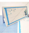 <p>Card de masă sau mapa de bani pentru cumatrie sau alte evenimente, în interiorul căruia este un compartiment (buzunărel) care poate fi folosit ca plic pentru bani.</p><p><strong>Dacă faceţi invitaţiile la noi, la plicuri beneficiaţi &nbsp;10% reducere.</strong></p>