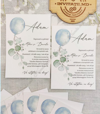 <p>Invitaţie la cumatrie sau botez, cu design personalizat, imprimat pe un cartonaş alb.</p><p><strong>Setul poate fi completat cu:</strong></p><p>•&nbsp;&nbsp;&nbsp;&nbsp;&nbsp;&nbsp;&nbsp;&nbsp; Aranjare la mese;</p><p>•&nbsp;&nbsp;&nbsp;&nbsp;&nbsp;&nbsp;&nbsp;&nbsp; Cartea de urări;</p><p>•&nbsp;&nbsp;&nbsp;&nbsp;&nbsp;&nbsp;&nbsp;&nbsp; Plic de bani;</p><p>•&nbsp;&nbsp;&nbsp;&nbsp;&nbsp;&nbsp;&nbsp;&nbsp; Număr la masă etc.</p><p>•&nbsp;&nbsp;&nbsp;&nbsp;&nbsp;&nbsp;&nbsp;&nbsp; Bomboniera;</p><p>•&nbsp;&nbsp;&nbsp;&nbsp;&nbsp;&nbsp;&nbsp;&nbsp; Cutie pentru colaci;</p><p>•&nbsp;&nbsp;&nbsp;&nbsp;&nbsp;&nbsp;&nbsp;&nbsp; Cutie pentru bani.</p><p><strong>ATENŢIE: </strong>În dependenţă de tipul hârtiei, complexitatea modelului şi componentele alese, preţul poate varia.&nbsp;</p><p>Designul poate modificat !!!</p>