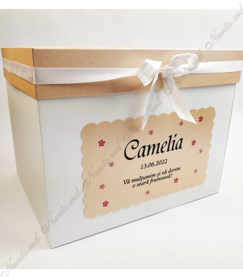 <p>Cutie pentru colectarea banilor realizată din carton alb, cu un design simplu şi frumos. Aceasta reprezintă un accesoriu elegant și util în același timp.</p><p><strong>Setul poate fi completat cu:</strong></p><p>• Invitaţie;</p><p>• Aranjare la mese;</p><p>• Plic de bani;</p><p>• Număr la masă;</p><p>• Mărturie etc.</p><p>Aceste componente pot fi сomandate cât în set atât şi separat.&nbsp;</p><p><strong>ATENŢIE</strong>: În dependenţă de tipul hârtiei, complexitatea modelului şi componentele alese, preţul poate varia.&nbsp;</p><p>Orice idee poate fi realizată !!!</p>