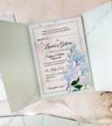 <p>Invitaţie pentru nunta , Setul este compus din cartonaş invitaţie (carton alb mat), plic albastru accesorizat cu o fundiţa albă şi eticheta cu numele mirilor şi data nuntii.</p><p><strong>Setul poate fi completat cu:</strong></p><p>• Aranjare la mese;</p><p>• Plic de bani;</p><p>• Număr la masă etc.</p><p>Aceste componente pot fi сomandate atât în set cât şi separat.&nbsp;</p><p><strong>ATENŢIE: </strong>În dependenţă de tipul hârtiei, complexitatea modelului şi componentele alese, preţul poate varia.&nbsp;</p><p>Orice idee poate fi realizată !!!</p>