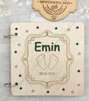 <p><strong>Cartea de Urări este un accesoriu stilat şi practic pentru fiecare eveniment. Pe paginile Cărţii, cei dragi vor scrie cele mai calde mesaje şi impresii de la eveniment.&nbsp;</strong></p><p>Cartea poate fi personalizată după orice dorinţă.</p><p>În funcţie de dimensiuni, numărul foilor, designului coperţii preţul poate varia:</p><ol><li>25 foi - 325 lei;</li><li>35 foi - 380 lei;</li><li>50 foi - 499 lei</li></ol>