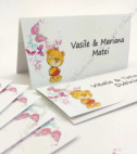 <p>Card de masă sau plic de bani pentru cumatrie sau alte evenimente, în interiorul căruia este un compartiment (buzunărel) care poate fi folosit ca plic pentru bani.</p><p><strong>Dacă faceţi invitaţiile la noi, la plicuri beneficiaţi &nbsp;10% reducere.</strong></p>