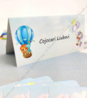 <p>Card de masă sau mapa de bani pentru cumatrie sau alte evenimente, în interiorul căruia este un compartiment (buzunărel) care poate fi folosit ca plic pentru bani.</p><p><strong>Dacă faceţi invitaţiile la noi, la plicuri beneficiaţi &nbsp;10% reducere.</strong></p>