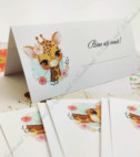 <p>Card de masă sau plic de bani pentru cumatrie sau alte evenimente, în interiorul căruia este un compartiment (buzunărel) care poate fi folosit ca plic pentru bani.</p><p><strong>Dacă faceţi invitaţiile la noi, la plicuri beneficiaţi &nbsp;10% reducere.</strong></p>