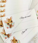 <p>Card de masă sau plic de bani pentru cumatrie sau alte evenimente, în interiorul căruia este un compartiment (buzunărel) care poate fi folosit ca plic pentru bani.</p><p><strong>Dacă faceţi invitaţiile la noi, la plicuri beneficiaţi &nbsp;10% reducere.</strong></p>