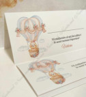 <p>Card de masă sau plic de bani pentru cumatrie sau alte evenimente, în interiorul căruia este un compartiment (buzunărel) care poate fi folosit ca plic pentru bani.</p><p><strong>Dacă faceţi invitaţiile la noi, la plicuri beneficiaţi &nbsp;10% reducere.</strong></p>