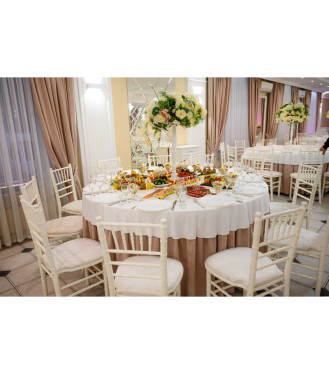Nuntă la cheie  la  „Mon Cher Banquet Hall”