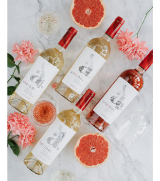 Chardonnay & Riesling & Rkatsiteli, Sauvignon, Fetească Albă sau Rosé 