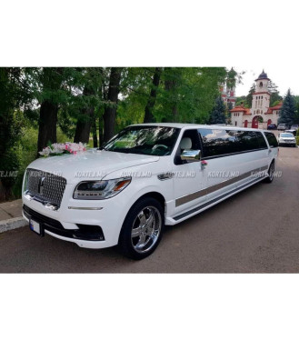 Închiriere limuzina Lincoln Navigator белого цвета